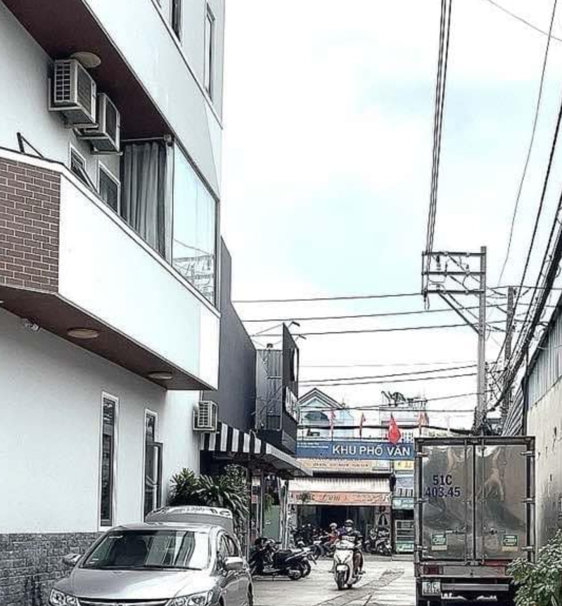 BÁN NHÀ BẰNG GIÁ BÁN ĐẤT ( RẺ HƠN ĐỀN BÙ ) - CHỈ ĐÚNG 3 TỶ - SỞ HỮU NGAY LÔ ĐẤT HIẾM , GIÁ ĐỀN BÙ , DIỆN TÍCH LỚN , HẺM XE TẢI NÉ NHAU !!
